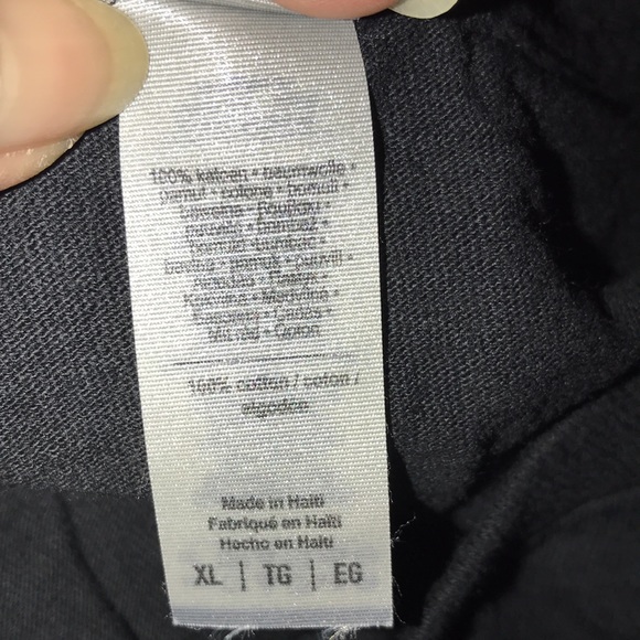 Gildan Ultra cotton XL black black white orange and red tee 💕 - Picture 5 of 5